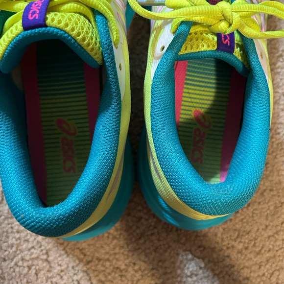 ASICS size 9 women’s NEON - Picture 7 of 7